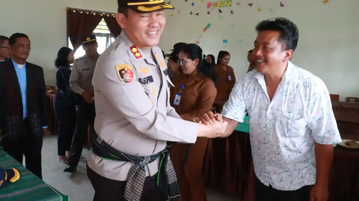 Kapolres Simalungun Gandeng SMP Swasta GKPS 1 Pamatang Raya Untuk Sosialisasikan Bahaya Narkoba