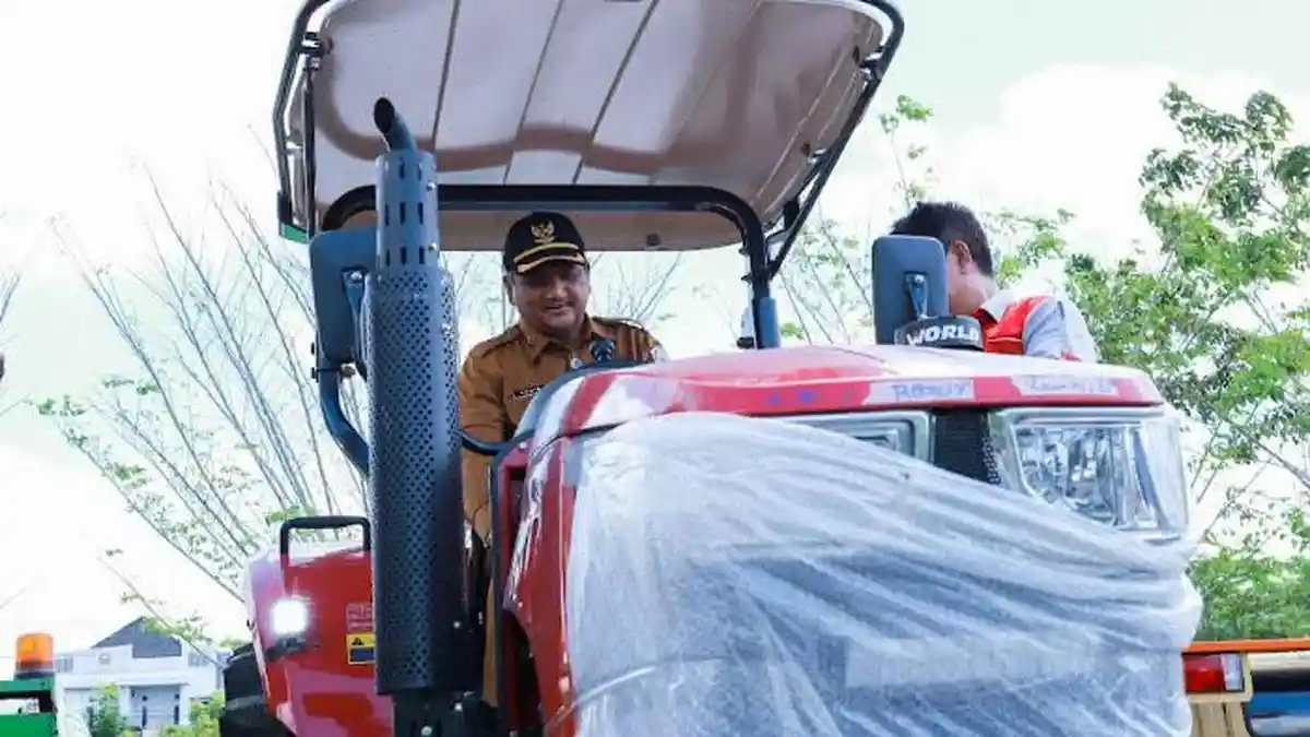 Petani Aceh Tamiang Terima Bantuan 5 Traktor, Penggunaan Akan Diawasi Ketat