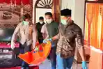 Seorang-dokter-ditemukan-mulai-membusuk-dikamar-rumahnya-1.jpg