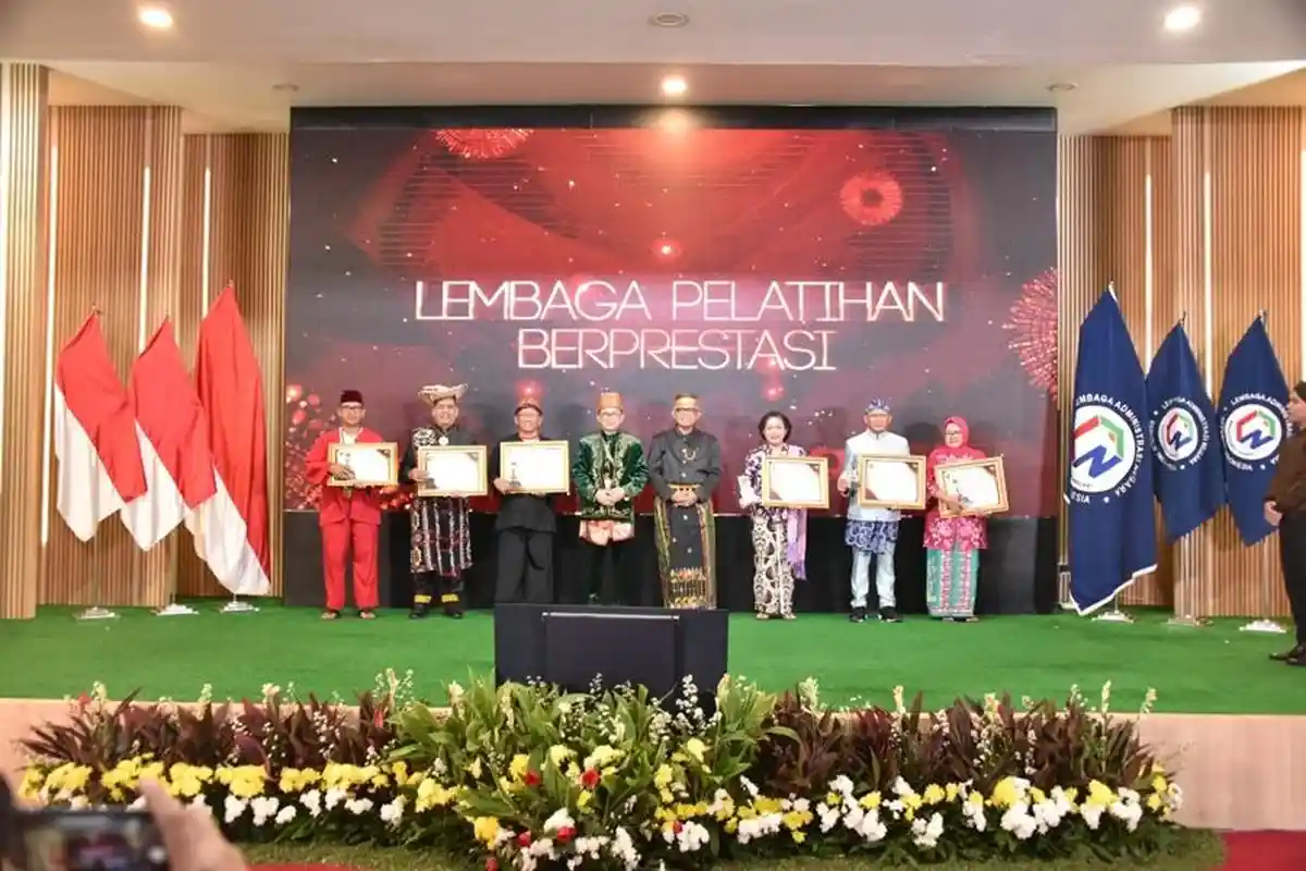 LKPP Raih Peringkat I Lembaga Pelatihan Pemerintah Berprestasi Tahun 2024 dari LAN
