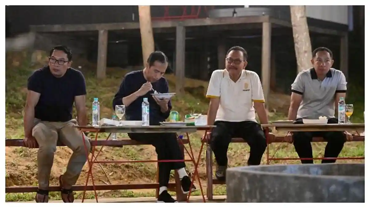 Bermalam di IKN, Jokowi Santap Nasi Goreng Buatan Chef Istana