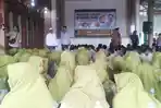 Video Seribuan Santri Assa'idiyyah Kudus Makan Siang Minum Susu Bersama