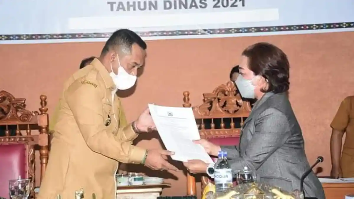 Bupati Manggarai Herybertus Nabit Tetapkan Enam Peraturan Daerah