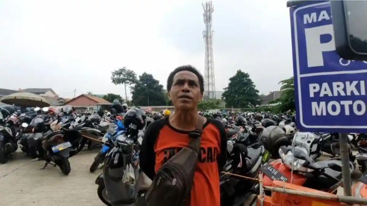Program Pemutihan Pajak Bawa Berkah, Tukang Parkir di Sukaraja Bogor Raih Cuan Rp 1 Juta Per Hari