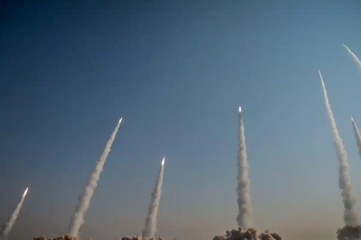 Iran Serang Israel Pakai Senjata Usang, Tel Aviv Rilis Gambar Kerusakan Lanud Ramon