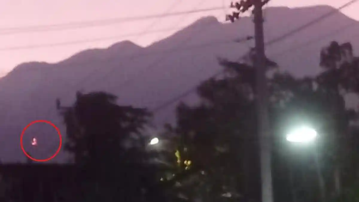 KESAKSIAN Relawan Soal Kebakaran Gunung Merbabu, Api Terus Merembet, Terkendala Kondisi Gelap