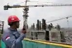 Topping Off Menara Holland Village Jakarta