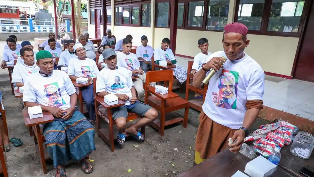 Relawan Nelayan Ganjar Pranowo Edukasi Alat Tangkap Ikan Ramah Lingkungan