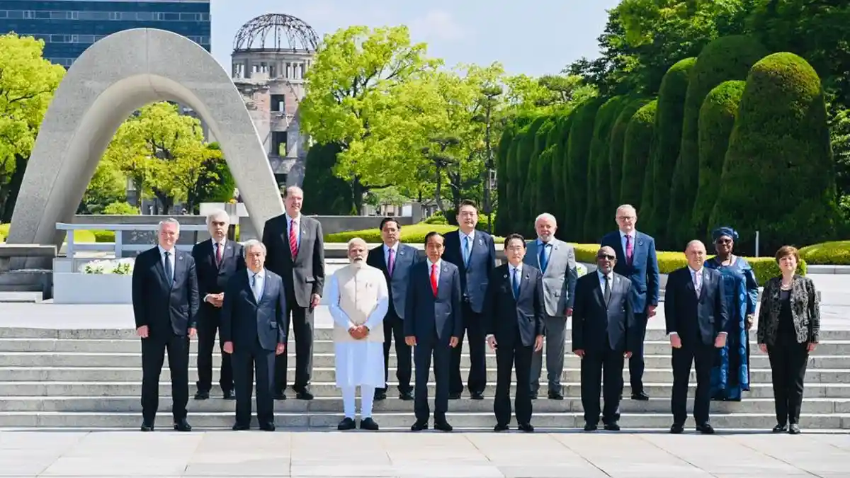 Presiden Jokowi dan Iriana Kunjungi Hiroshima Peace Memorial Park di Jepang