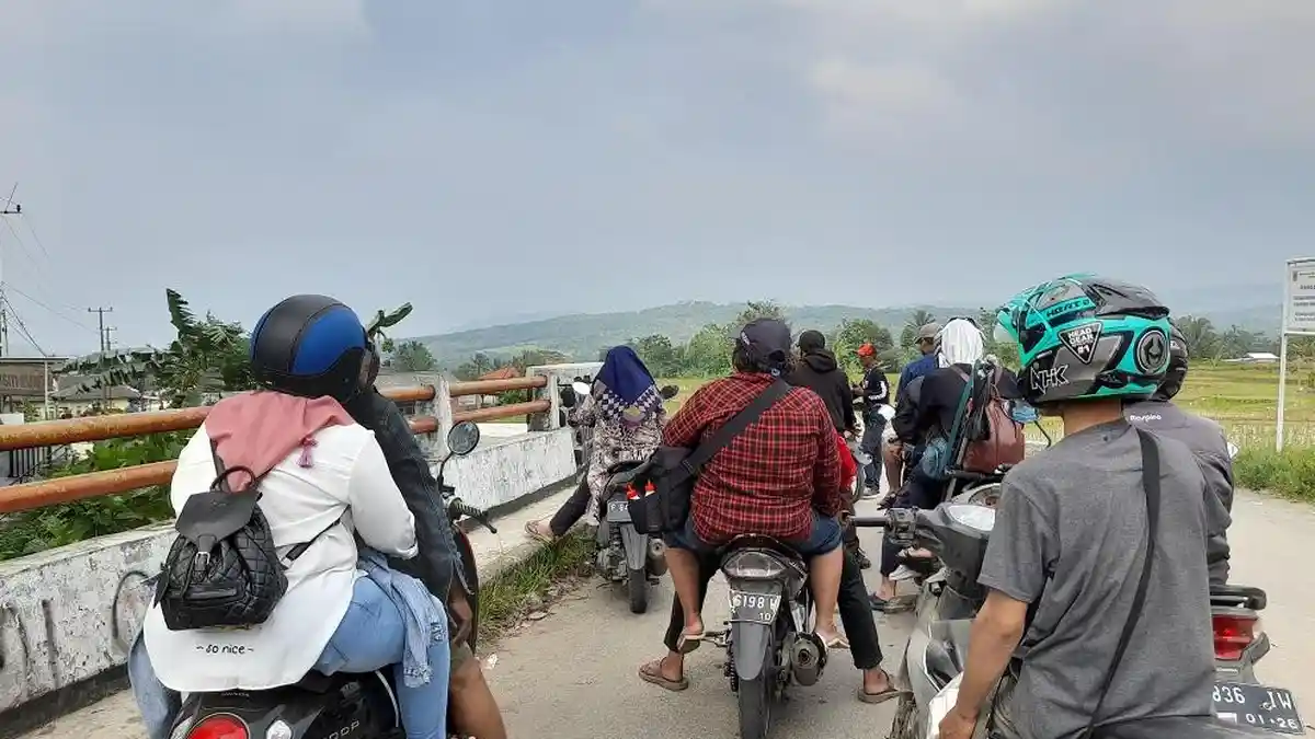 Penantian Panjang Warga Desa Sukamakmur Bogor Berujung Senyum, Jalan Sukajara Dayeuh Bakal Mulus