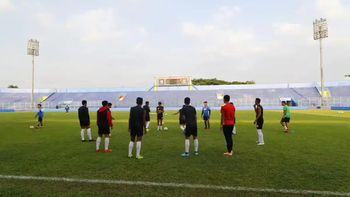 Babak Pertama Arema Vs PSM Berakhir Kacamata, Maitimo Buang Peluang