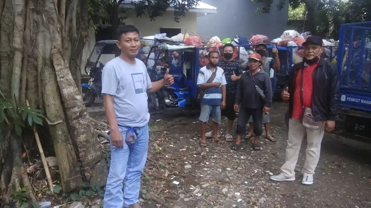 Tiga Hal Ini Penyebab Buruh Sampah Pekerjaannya Melambat di Kota Manado