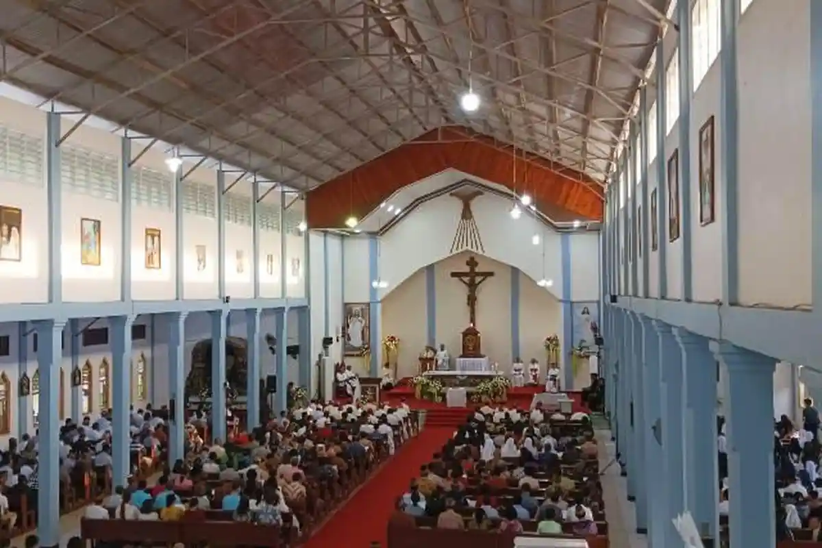 Uskup Terpilih Labuan Bajo Ikrar Janji Setia Kepada Paus Fransiskus