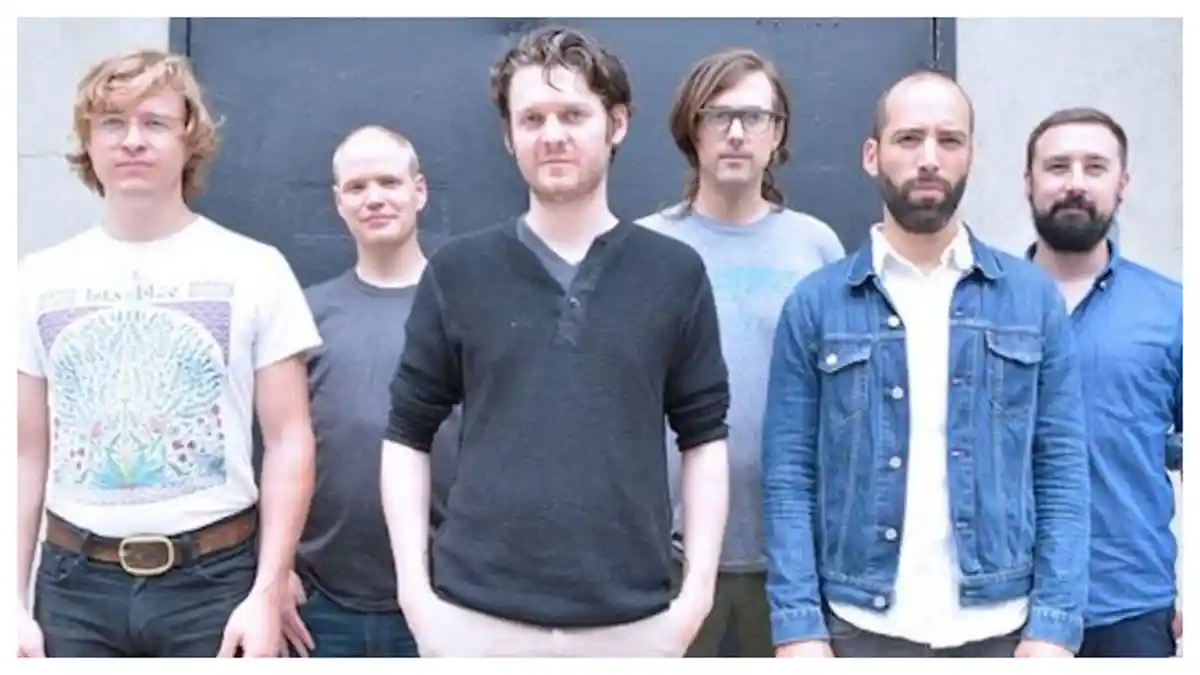 Kunci (Chord) Gitar dan Terjemahan Bahasa Indonesia Lirik Lagu 'Postcard from Italy' - Beirut
