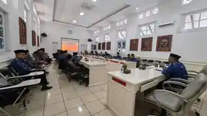 penghuludanpetugaskua.jpg