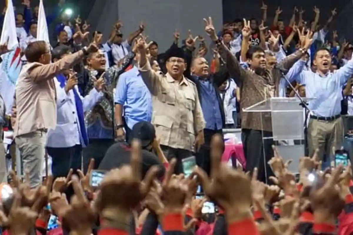 Reaksi Prabowo Didukung Ribuan Buruh Saat Hadiri Ulang Tahun FSPMI Ke-20 Tahun