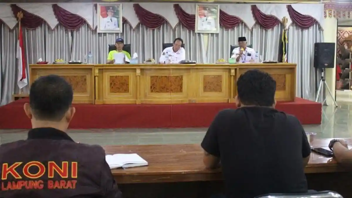 Sambut HUT Lampung Barat, Pemkab Lampung Barat Gelar Liga Sepak Bola PM II U-23