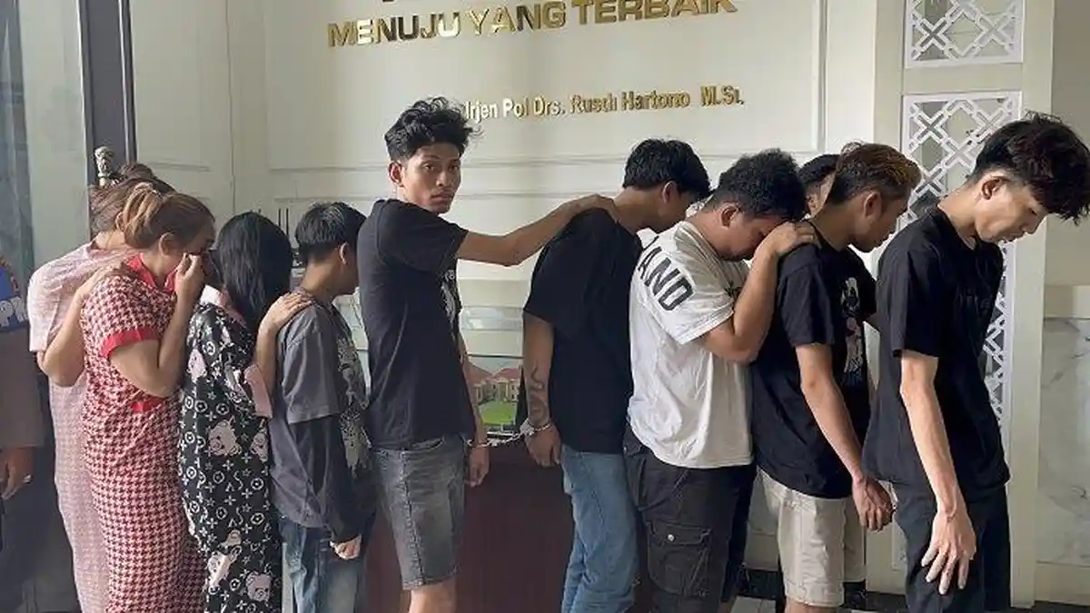Anggota Brimob Ditikam Kawanan PSK, Permasalahan Bermula dari MiChat Hingga Perdagangan Orang