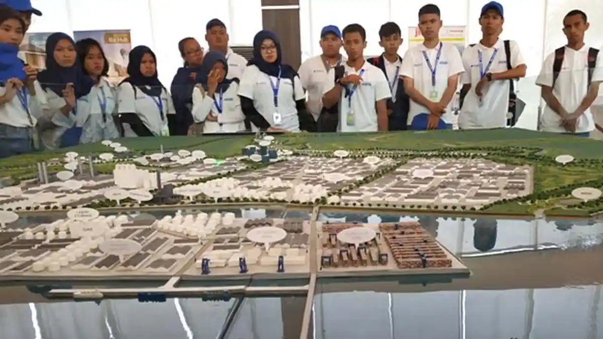 Magang Bersertifikat di Pelindo III, Mahasiswa Diperkenalkan Program Zero Plastik dan Penghijauan 