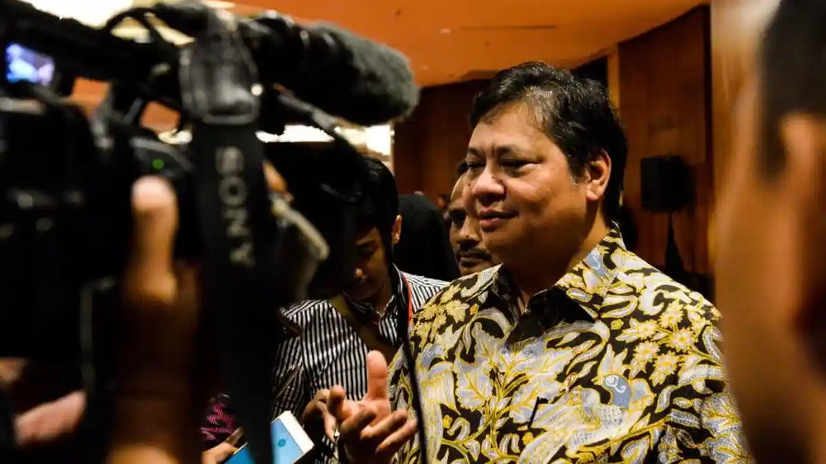 Menko Airlangga: Tren Peningkatan Covid-19 Harus Segera Dikendalikan