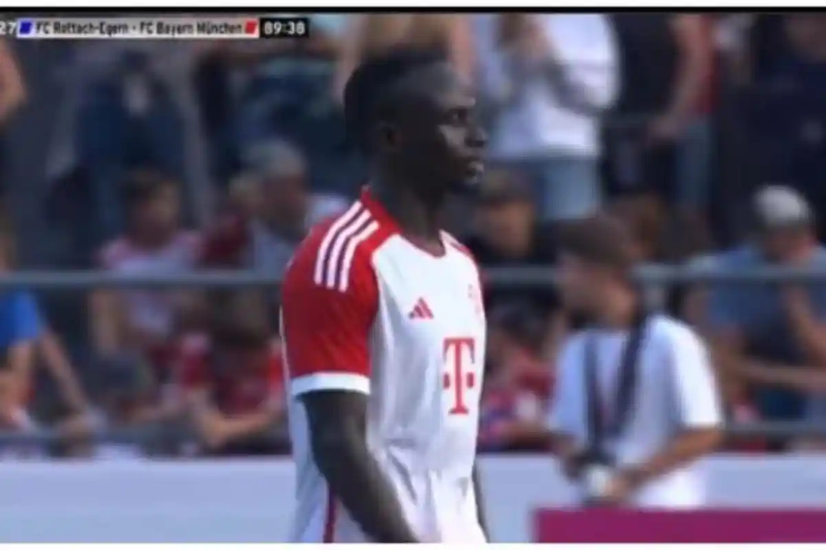 Sadio Mane Cetak Gol Saat Bayern Munich Lumat Rottach-Egern 27-0, Ekspresinya Cuma Datar