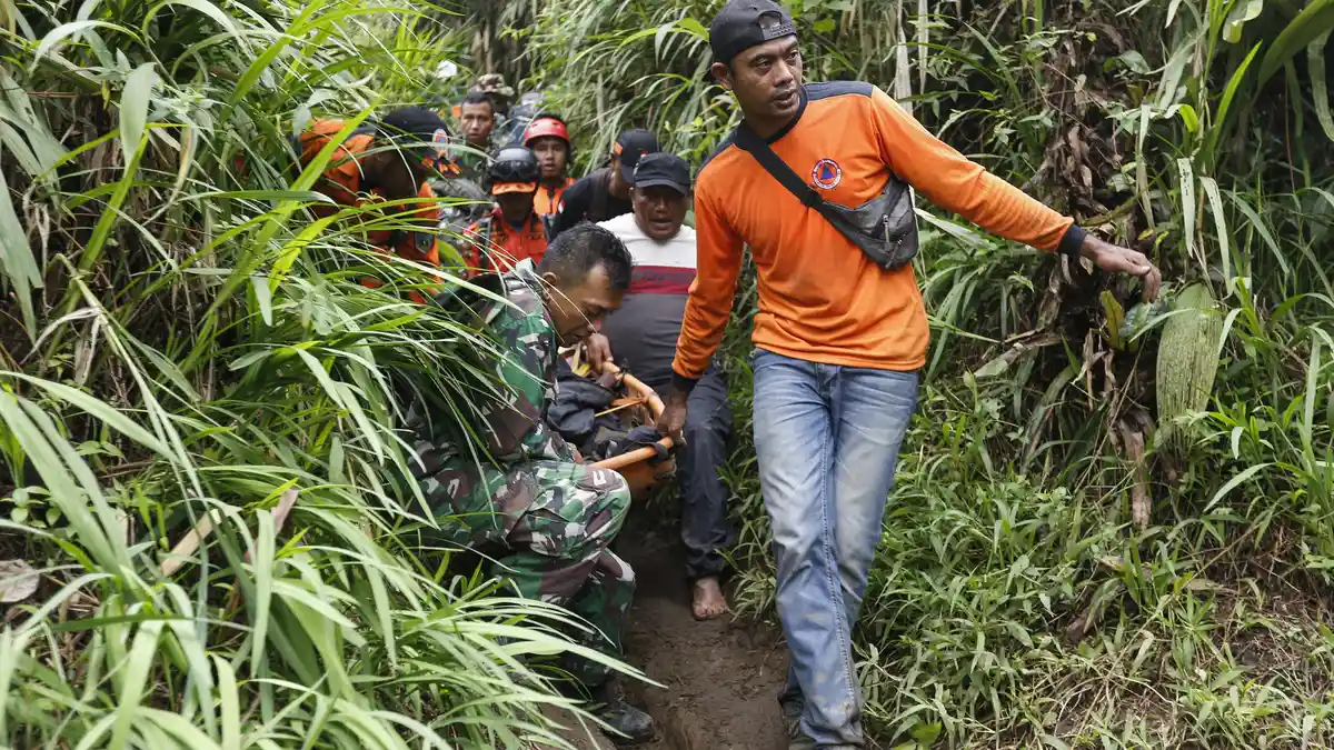 IDI Siagakan Dokter Untuk Tangani Korban Erupsi Gunung Marapi