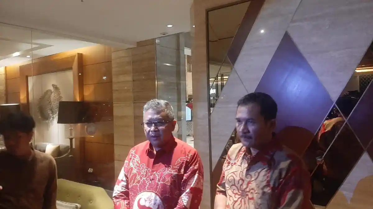 Sekjen PDIP Tanggapi Wacana Menyatukan Ganjar Pranowo dengan Anies Baswedan