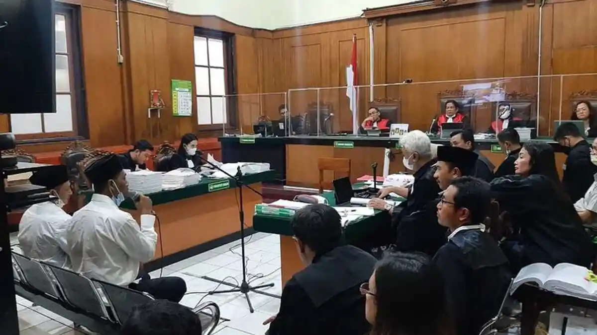 Penggelapan BBM Pelabuhan Tanjung Perak Disidang