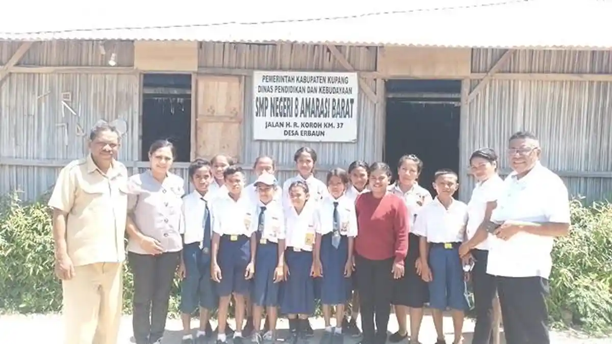 SMPN 8 Amarasi Barat Masih Pakai Gedung Darurat, Begini Kondisinya