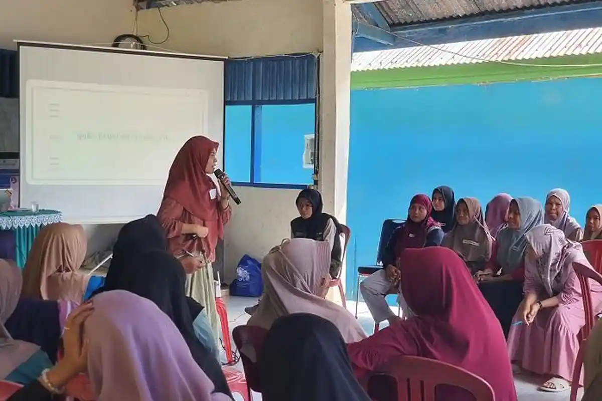 Tim PPK Ormawa Profesi UNM Usung Topik Utama Peran Perempuan dalam Kelas Sekolah