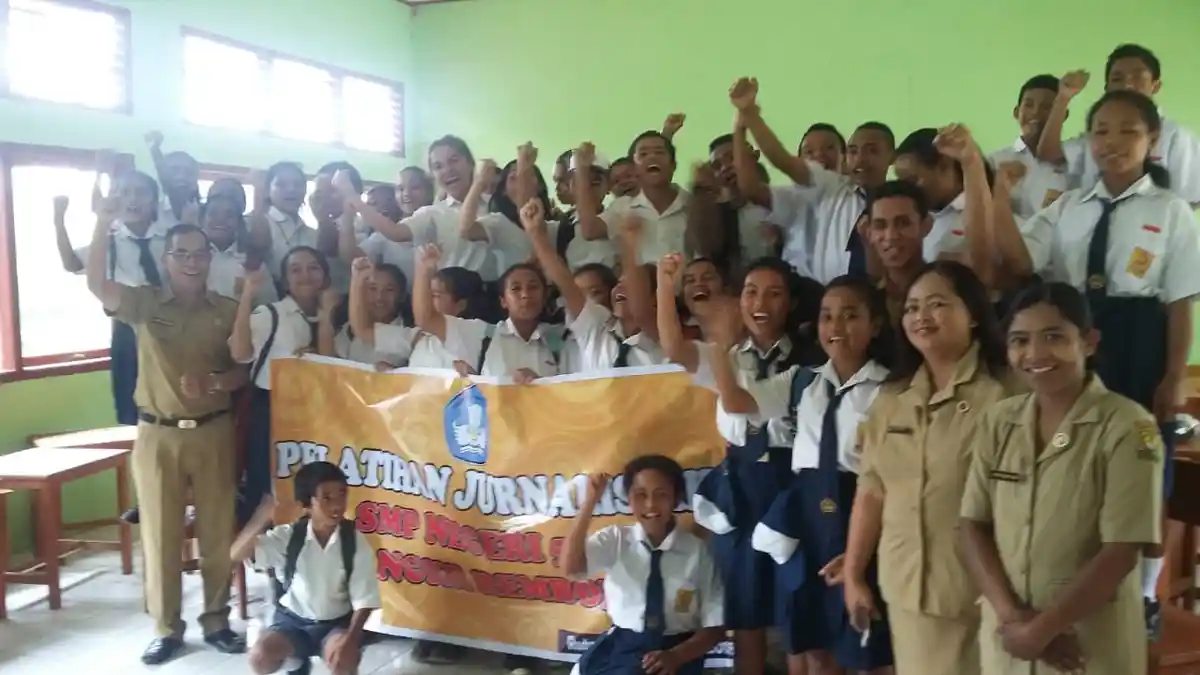 Bersama Media, Kepala SMPN 5 Langke Rembong Ingin Majukan Sekolah