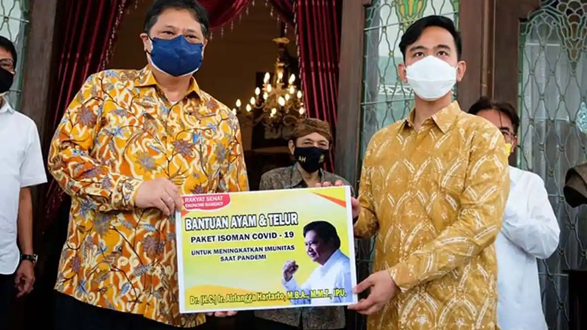Menko Airlangga Tinjau Tempat Isolasi Mandiri di Jawa Tengah, Beri Bantuan dan Semangati Pasien