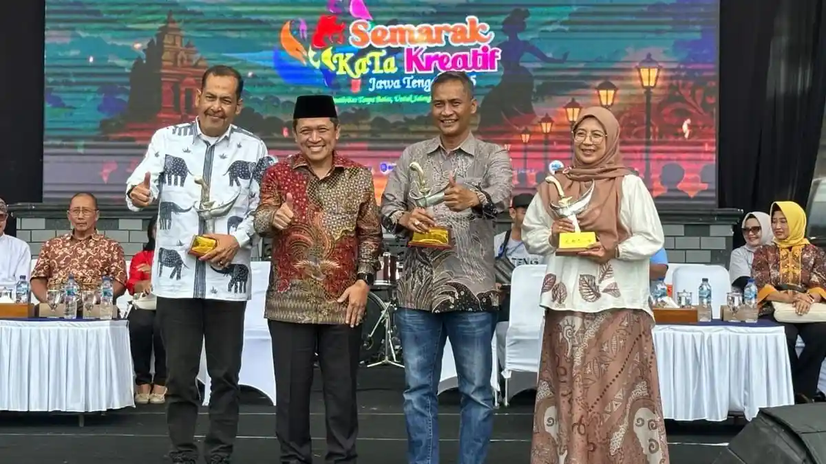 Berikut Deretan Juara Semarak Kata Kreatif Jateng dan Wonosobo Night Fashion Carnival 2025