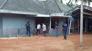 Bareskrim-ke-Rumah-Asui-di-Keposang-ne.jpg