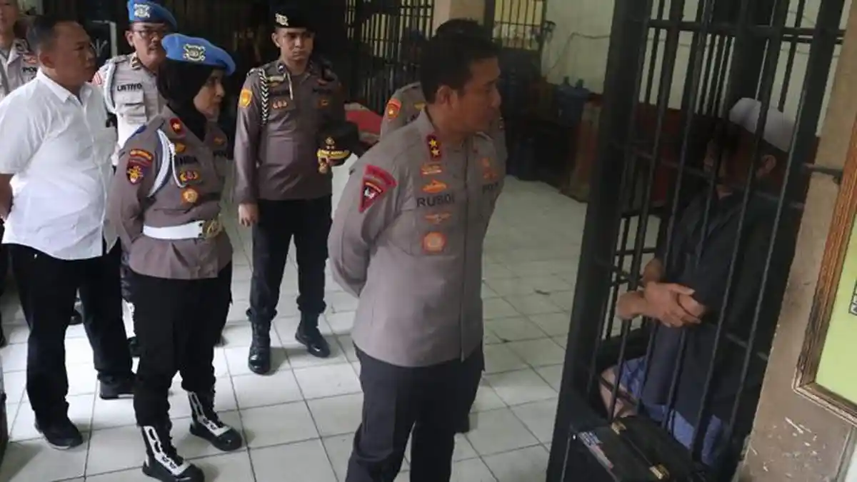 Cek Kondisi Rumah Tahanan, Kapolda Jambi Sempatkan Beri Nasehat Pada Tahanan
