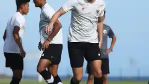 Sandy-walsh-latihan-dengan-timnas.jpg