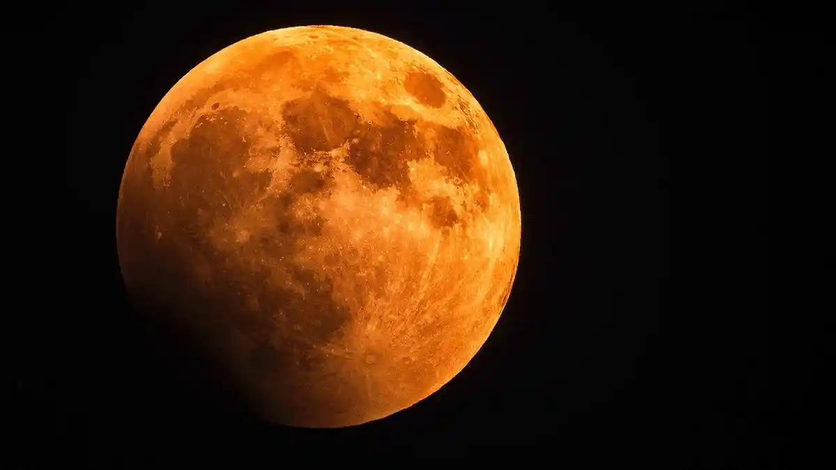 Bacaan Niat dan Cara Sholat Khusuf Saat Gerhana Bulan Total 8 November 2022 di Seluruh Indonesia