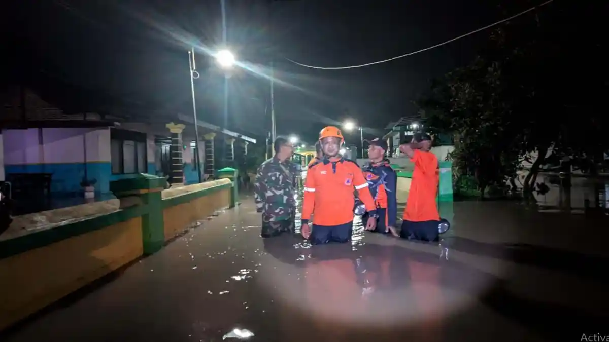 Madiun Terendam Banjir Usai Digujur Hujan Deras Semalaman, Ketinggian Air 60 Centimeter