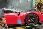 Guru-Honorer-Ini-Syok-Namanya-Jadi-Pemilik-Ferrari-458-Mimpi-Saja-Tak-Pernah.jpg