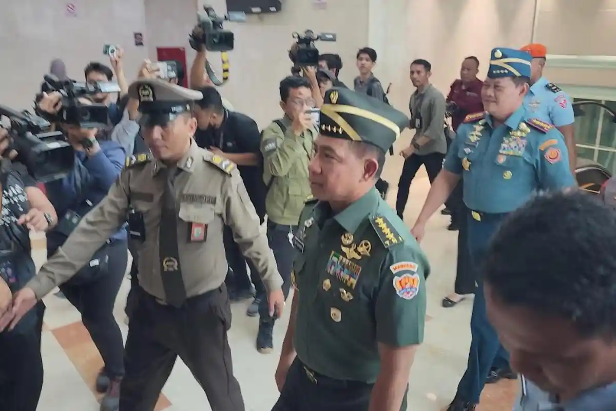 BREAKING NEWS: Jenderal Agus Subiyanto Tiba di DPR Hadiri Fit and Proper Test Calon Panglima TNI