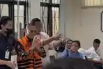 20260615-bupati-pati-sudewo-masuk-ruang-sidang.jpg