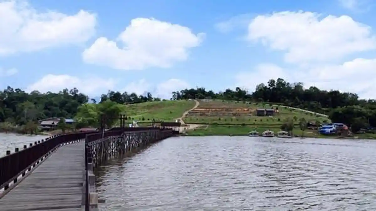 Jadi Magnet Wisatawan Danau Tanjung Sarai, Desa Kedang Murung Kukar Gelar Balap Ketinting