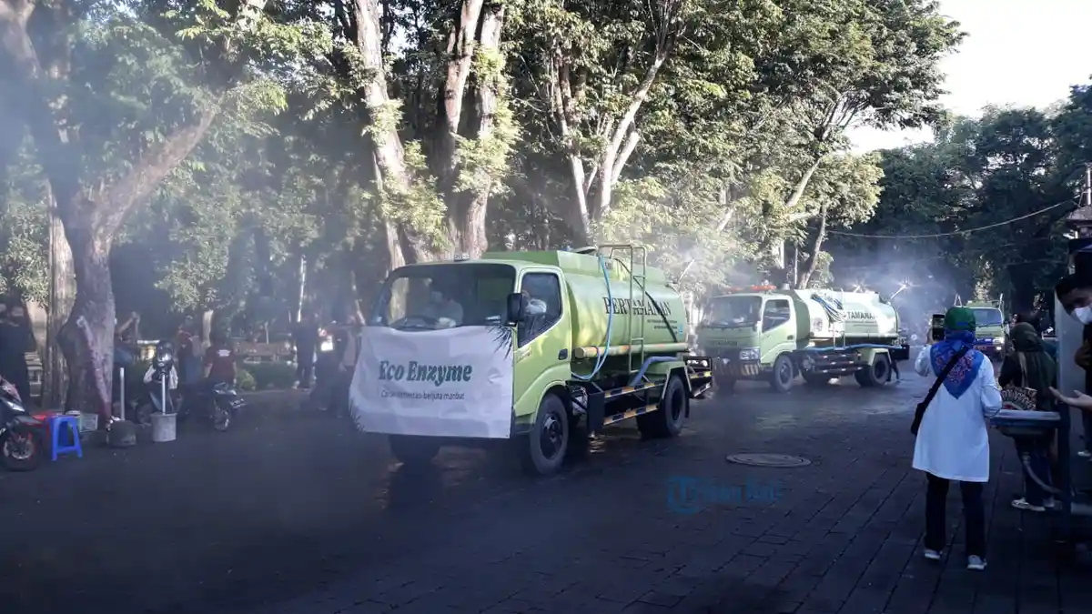 Kota Denpasar Disemprot Sabun Udara 280 Ribu Liter Selama Seminggu ke Depan