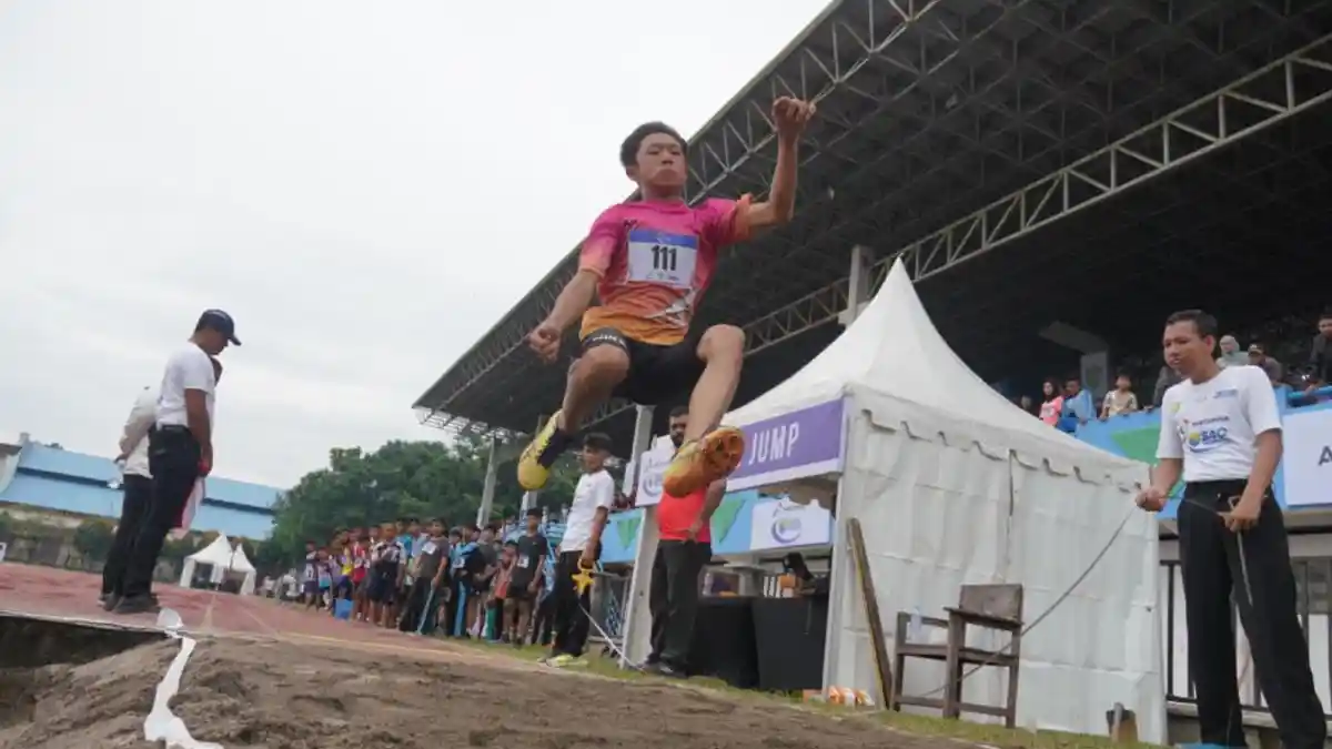 Kenji Makarios Raih Emas Lompat Jauh di Pertamina SAC Indonesia 2024-2025 Sumatera Qualifiers