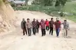 pembukaan-jalan-baru-Desa-Sitabotabo-Toruan.jpg