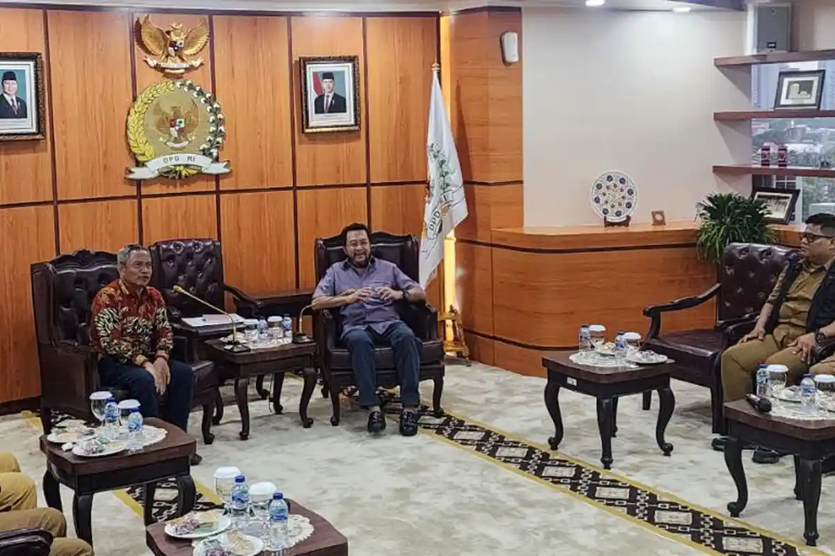 Pimpinan DPD RI Terima Audiensi Perwakilan Apdesi Terkait Pembangunan PIK 2