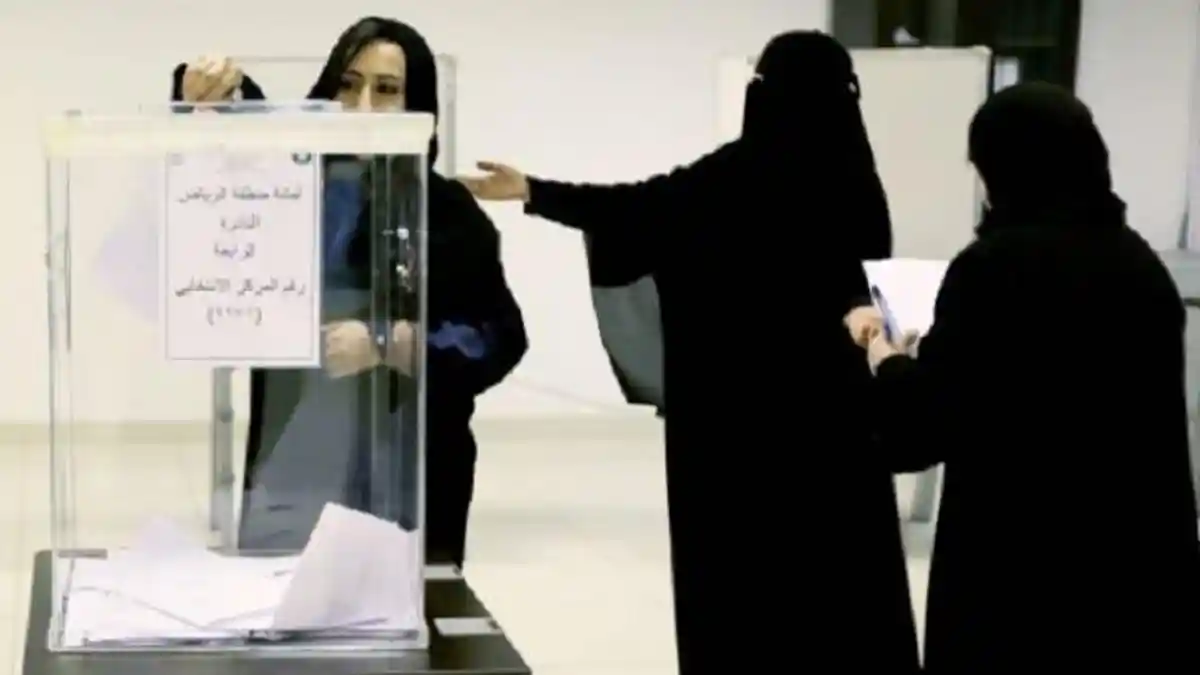 Belasan Perempuan Dapat Kursi di Dewan Kota Arab Saudi