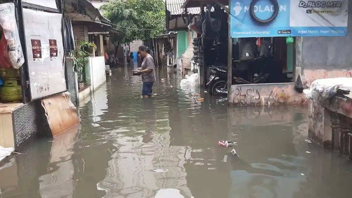 Saat Warga Kelurahan Rawa Buaya Terbiasa dengan Banjir
