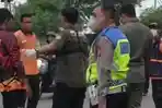 kecelakaan-maut-di-Surabaya-truk-kontainer-tabrak-pemotor-hingga-tewas.jpg