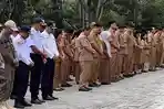 APEL-PAGI-Puluhan-ASN-mengepalkan-tangan-dalam-Makale.jpg